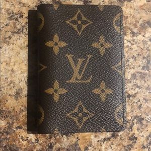 Men’s Louis Vuitton Wallet.